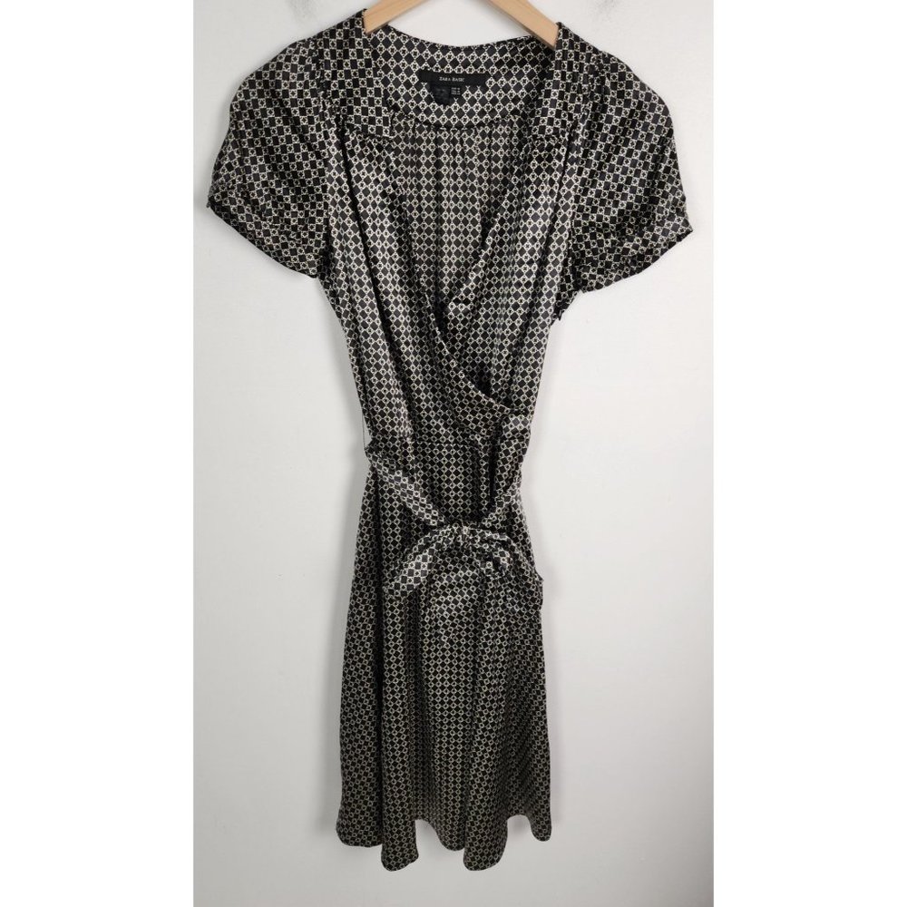 Zara Women's Sz. M Black Satin Short Sleeve Midi Dress